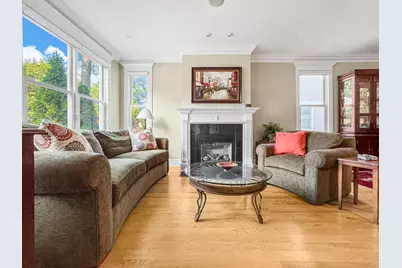2135 W Montrose Avenue, Chicago, IL 60618 - Photo 4
