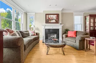 2135 W Montrose Ave, Chicago, IL 60618 - Photo 4