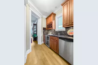 2135 W Montrose Avenue, Chicago, IL 60618 - Photo 8
