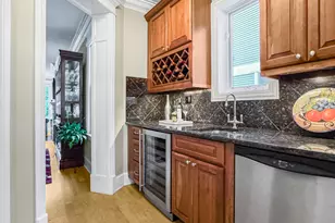 2135 W Montrose Ave, Chicago, IL 60618 - Photo 8