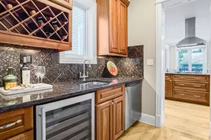 2135 W Montrose Ave, Chicago, IL 60618 - Photo 10