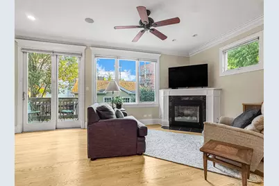 2135 W Montrose Avenue, Chicago, IL 60618 - Photo 14