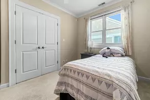 2135 W Montrose Ave, Chicago, IL 60618 - Photo 30