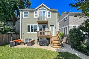2135 W Montrose Ave, Chicago, IL 60618 - Photo 18