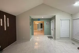 1541 Stevens Dr, Schaumburg, IL 60173 - Photo 4