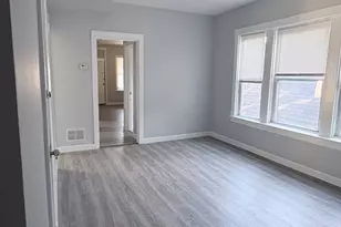 8211 S Escanaba Ave, Chicago, IL 60617 - Photo 22