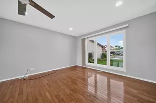 1964 Crescent Ln, Hoffman Estates, IL 60169 - Photo 6