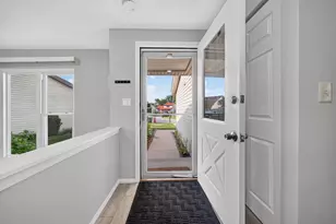 1964 Crescent Ln, Hoffman Estates, IL 60169 - Photo 4
