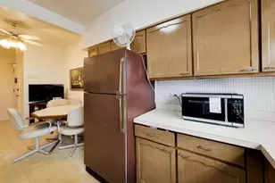 6040 N Troy St, Chicago, IL 60659 - Photo 14