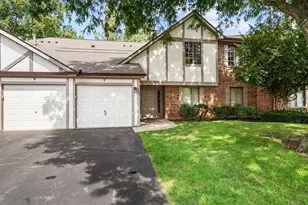 2249 N Enlund Dr, Palatine, IL 60074 - Photo 2