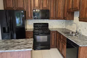 3013 Dorothy Dr, Aurora, IL 60504 - Photo 6