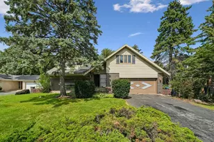 2720 Appletree Ln, Northbrook, IL 60062 - Photo 2