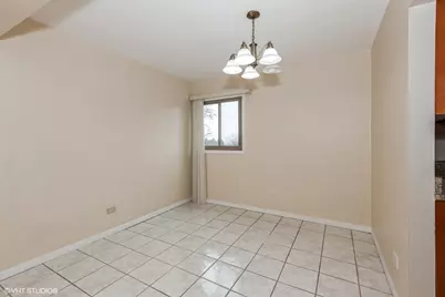 787 Wilson Avenue #17, Glen Ellyn, IL 60137 - Photo 4