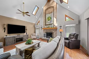 4N331 Augusta Dr, West Chicago, IL 60185 - Photo 2