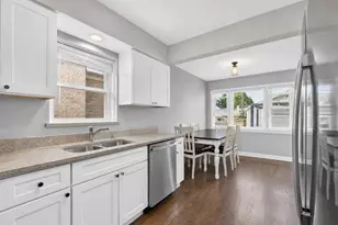 5440 N Mobile Ave, Chicago, IL 60630 - Photo 14