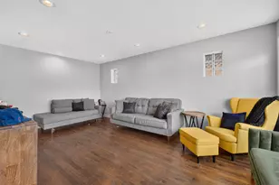 5440 N Mobile Ave, Chicago, IL 60630 - Photo 4