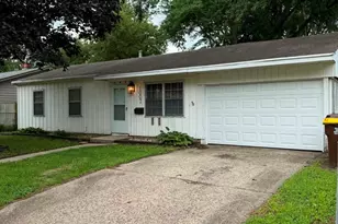 1007 Kingsley Dr, Machesney Park, IL 61115 - Photo 2