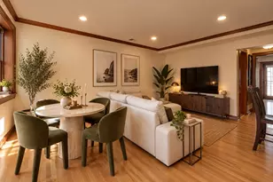 512 W Barry Ave, Chicago, IL 60657 - Photo 2
