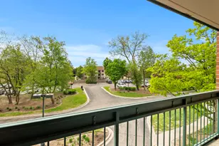 1800 Huntington Blvd, Hoffman Estates, IL 60169 - Photo 6