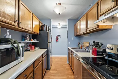 1800 Huntington Boulevard #307, Hoffman Estates, IL 60169 - Photo 8