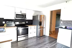 4144 Cove Ln, Glenview, IL 60025 - Photo 2
