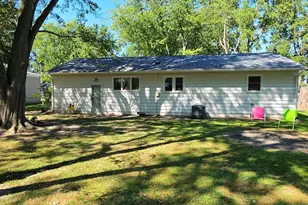 108 N Linton St, Odin, IL 62870 - Photo 2