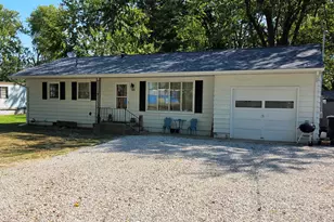 108 N Linton St, Odin, IL 62870 - Photo 24