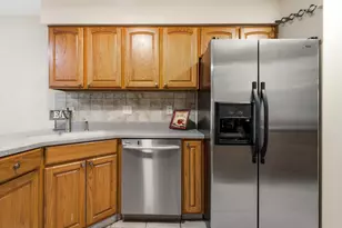 3141 N Daniels Ct, Arlington Heights, IL 60004 - Photo 8