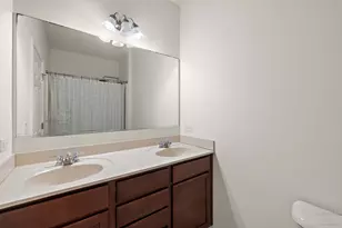 1621 Dogwood Ln, Hanover Park, IL 60133 - Photo 10