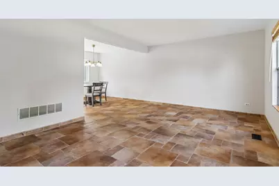 [Address not provided], Warrenville, IL 60555 - Photo 6