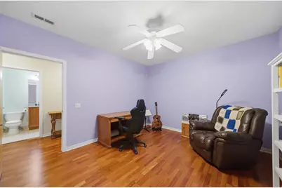 3946 N Ravenswood Avenue #411, Chicago, IL 60613 - Photo 16
