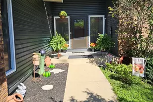 1402 Appaloosa Trail, McHenry, IL 60051 - Photo 2