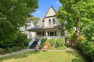 134 N Lombard Ave, Oak Park, IL 60302 - Photo 1
