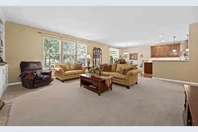 1707 Pondview Drive, Hoffman Estates, IL 60192 - Photo 16