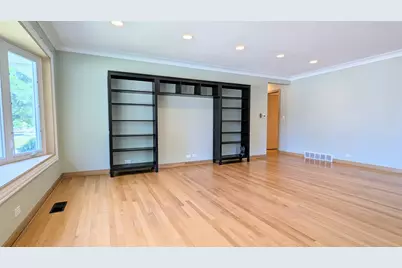 736 N Wilshire Lane, Arlington Heights, IL 60004 - Photo 2