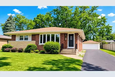 736 N Wilshire Lane, Arlington Heights, IL 60004 - Photo 1