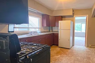 212 W John St, Champaign, IL 61820 - Photo 2