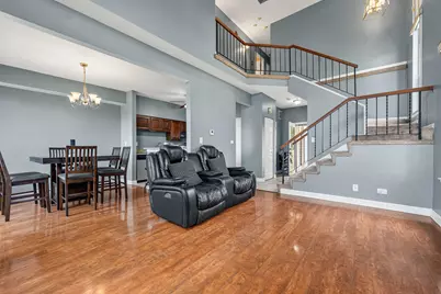 71 Golfview Drive, Glendale Heights, IL 60139 - Photo 8