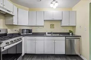 1918 Heron Ave, Schaumburg, IL 60193 - Photo 8