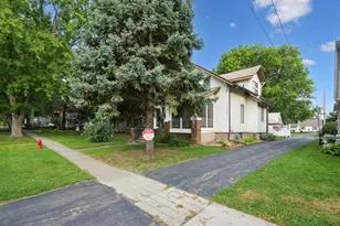 318 W 3rd St, Prophetstown, IL 61277 - Photo 2