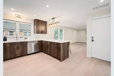 511 Forest Avenue #2, Oak Park, IL 60302 - Photo 4