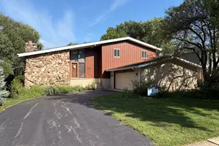 1919 N Chestnut Ave, Arlington Heights, IL 60004 - Photo 1