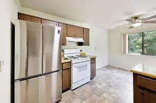 373 Greystone Ct, Schaumburg, IL 60193 - Photo 10