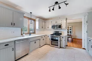 8036 Edgebrook Ln, Tinley Park, IL 60487 - Photo 10