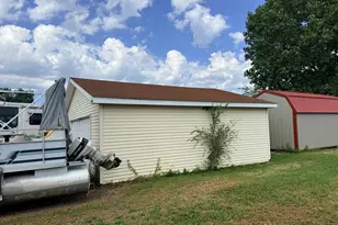 304 N 7th Ave, Hoopeston, IL 60942 - Photo 2