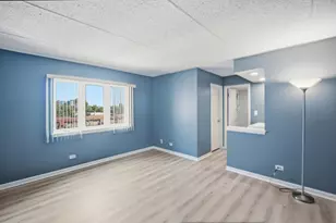 9357 Landings Ln, Des Plaines, IL 60016 - Photo 10