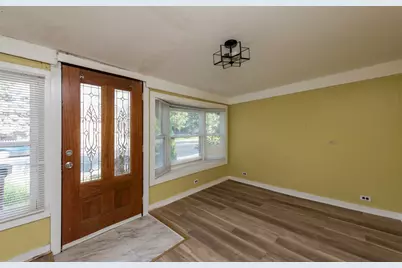 964 N Lewis Avenue, Waukegan, IL 60085 - Photo 4