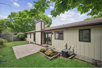 1464 Estate Lane, Glenview, IL 60025 - Photo 2