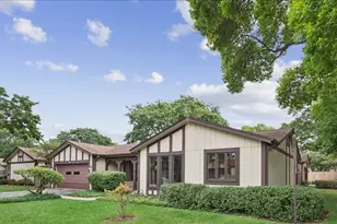 1464 Estate Ln, Glenview, IL 60025 - Photo 4