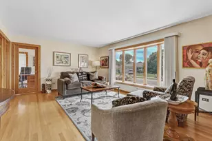8190 W Catino Terrace, Niles, IL 60714 - Photo 2